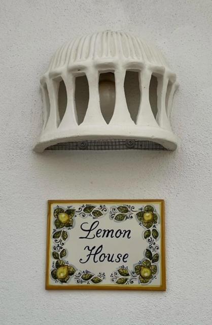Вилла Lemon House Велес Экстерьер фото